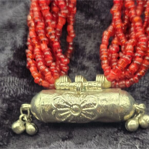 VTG  SILVER AMULET Glass Seed Beads / 2 Coral? Larger Beads /10 Strand Necklace - Picture 13 of 13